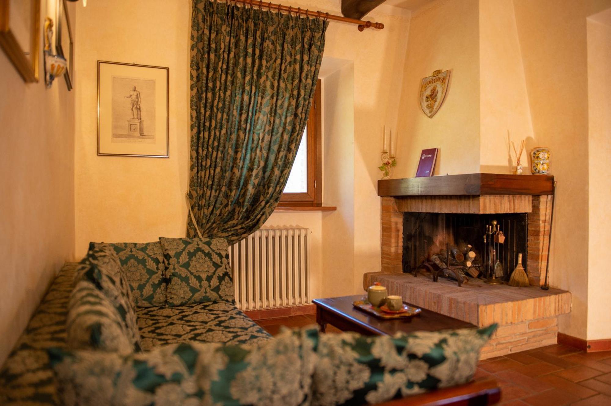 Rocca Di Pierle, Agriturismo Di Charme - Cortona Mercatale  Kültér fotó